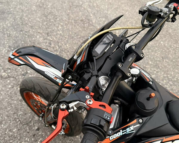 Геон Dakar GNS 300 2024 у Полонном на Automoto.ua Чорний Геон Dakar GNS 300, об'ємом двигуна 0.28 л та пробігом 12 тис. км за 2650 $, фото 1 на Automoto.ua