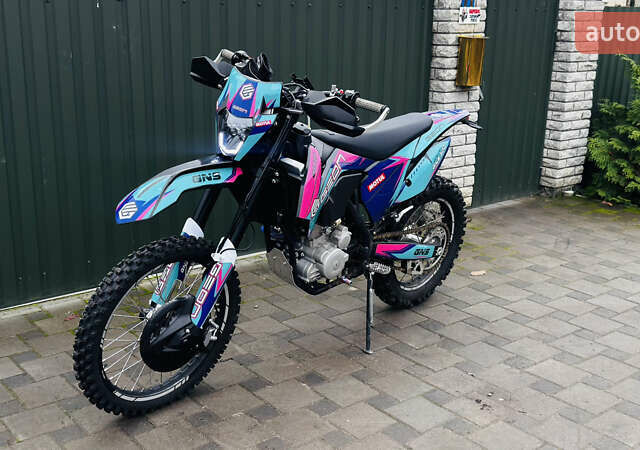 Черный Геон Dakar GNS 300, объемом двигателя 0.3 л и пробегом 1 тыс. км за 2499 $, фото 3 на Automoto.ua