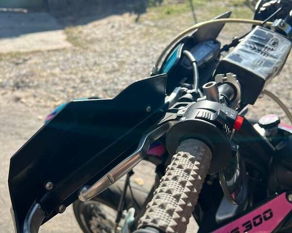 Геон Dakar GNS 300, объемом двигателя 0.28 л и пробегом 8 тыс. км за 2500 $, фото 3 на Automoto.ua