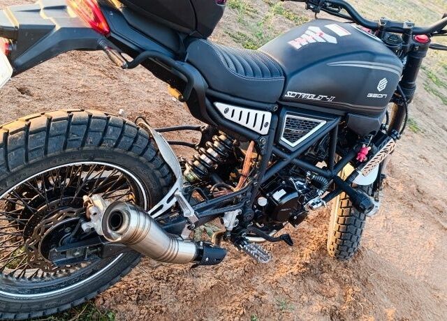 Геон Інша, об'ємом двигуна 0.3 л та пробігом 0 тис. км за 2400 $, фото 2 на Automoto.ua