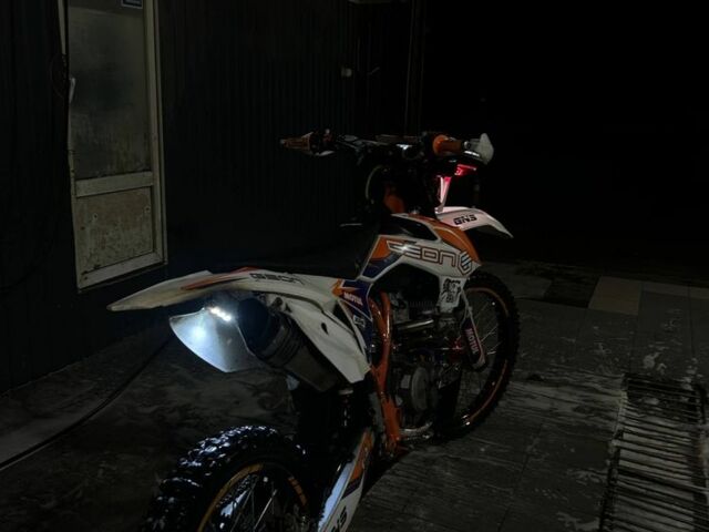 Геон Інша, об'ємом двигуна 0.3 л та пробігом 0 тис. км за 1999 $, фото 6 на Automoto.ua