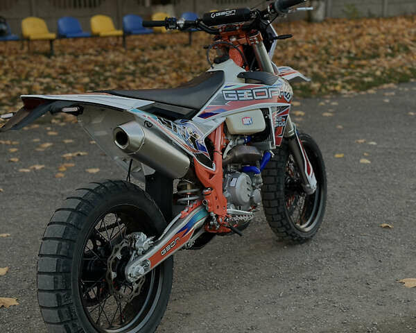 Белый Геон GNX 300 NB Motard, объемом двигателя 0.28 л и пробегом 3 тыс. км за 2850 $, фото 3 на Automoto.ua