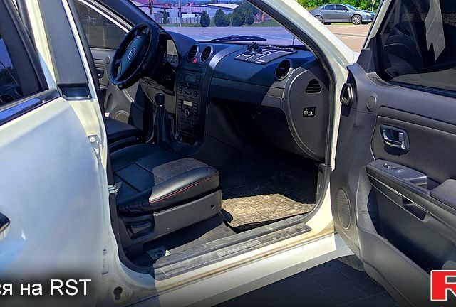 Грейт Вол Хавал Х3, объемом двигателя 2 л и пробегом 151 тыс. км за 6000 $, фото 3 на Automoto.ua