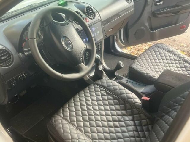 Белый Грейт Вол Хавал, объемом двигателя 2 л и пробегом 162 тыс. км за 5900 $, фото 10 на Automoto.ua