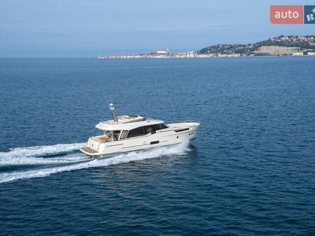 Гринлайн 48, объемом двигателя 0 л и пробегом 0 тыс. км за 901931 $, фото 6 на Automoto.ua