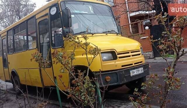 Желтый ХАЗ (Анторус) 2350, объемом двигателя 4.6 л и пробегом 300 тыс. км за 3600 $, фото 1 на Automoto.ua