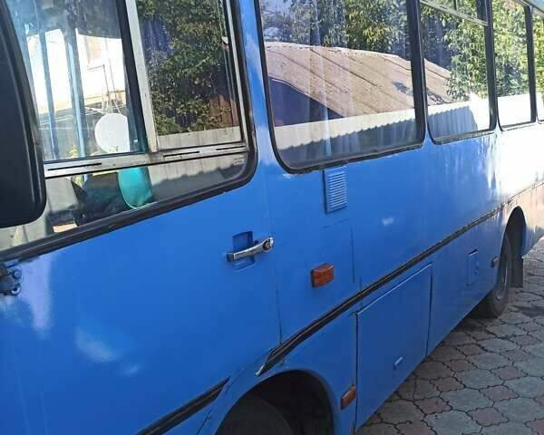 Синий ХАЗ (Анторус) 3250 Антон, объемом двигателя 3.85 л и пробегом 200 тыс. км за 3000 $, фото 1 на Automoto.ua