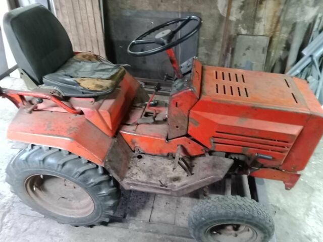 Красный ХТЗ Т-012, объемом двигателя 1.6 л и пробегом 100 тыс. км за 1322 $, фото 3 на Automoto.ua