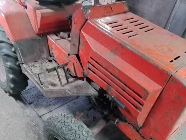 Красный ХТЗ Т-012, объемом двигателя 1.6 л и пробегом 100 тыс. км за 1322 $, фото 6 на Automoto.ua