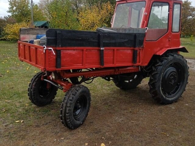 ХТЗ Т-16 1995 у Харкові на Automoto.ua Червоний ХТЗ Т-16, об'ємом двигуна 2 л та пробігом 200 тис. км за 2800 $, фото 1 на Automoto.ua