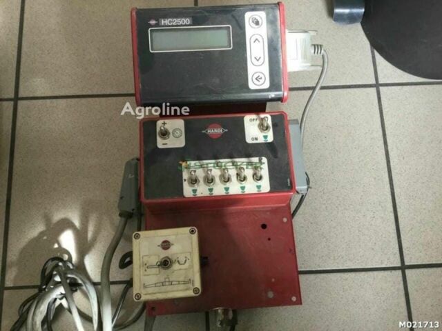 Красный Харди Коммандер, объемом двигателя 0 л и пробегом 0 тыс. км за 8024 $, фото 6 на Automoto.ua