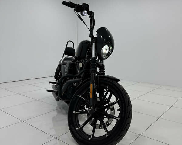 Чорний Харлей-Девідсон 883 Iron, об'ємом двигуна 0.88 л та пробігом 7 тис. км за 10700 $, фото 2 на Automoto.ua