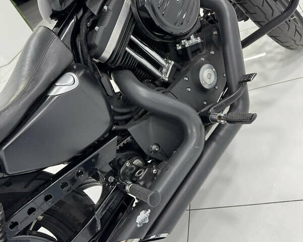 Чорний Харлей-Девідсон 883 Iron, об'ємом двигуна 0.88 л та пробігом 7 тис. км за 10700 $, фото 10 на Automoto.ua