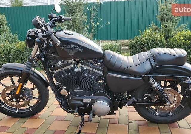 Черный Харлей-Дэвидсон 883 Iron, объемом двигателя 0.9 л и пробегом 12 тыс. км за 8500 $, фото 1 на Automoto.ua
