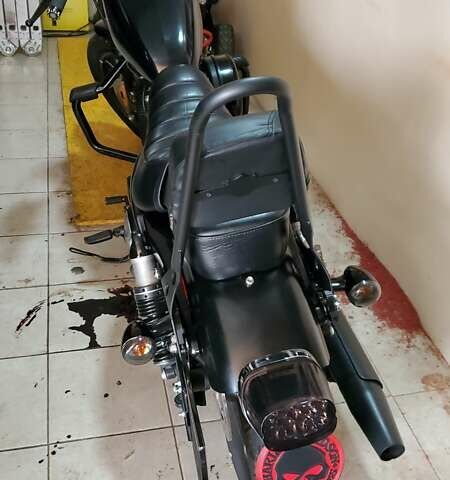 Черный Харлей-Дэвидсон 883 Iron, объемом двигателя 0.9 л и пробегом 12 тыс. км за 8500 $, фото 4 на Automoto.ua