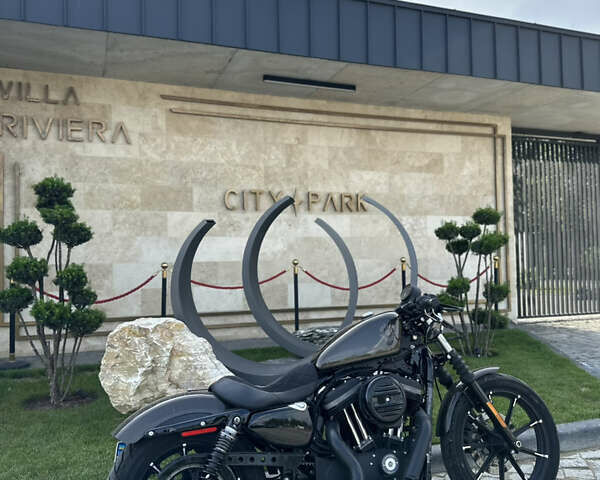 Черный Харлей-Дэвидсон 883 Sportster Custom, объемом двигателя 0.88 л и пробегом 7 тыс. км за 11000 $, фото 2 на Automoto.ua