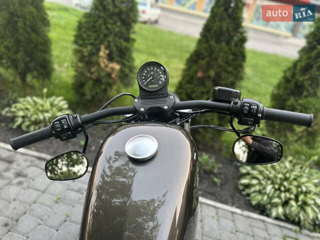 Черный Харлей-Дэвидсон 883 Sportster Custom, объемом двигателя 0.88 л и пробегом 7 тыс. км за 11000 $, фото 1 на Automoto.ua