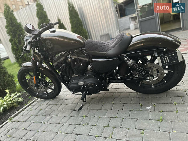 Черный Харлей-Дэвидсон 883 Sportster Custom, объемом двигателя 0.88 л и пробегом 7 тыс. км за 11000 $, фото 4 на Automoto.ua