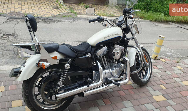 Белый Харлей-Дэвидсон 883L Sportster Low-XL, объемом двигателя 0.88 л и пробегом 36 тыс. км за 8700 $, фото 1 на Automoto.ua