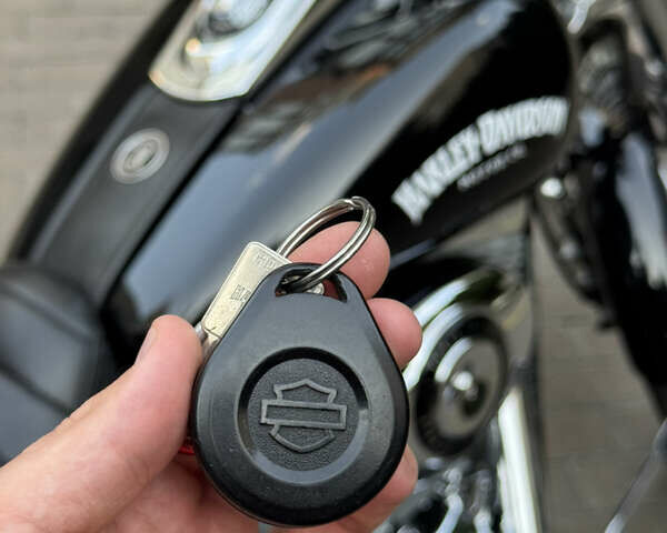 Черный Харлей-Дэвидсон Дина, объемом двигателя 1.57 л и пробегом 26 тыс. км за 11999 $, фото 4 на Automoto.ua