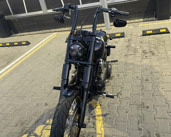 Черный Харлей-Дэвидсон Дина, объемом двигателя 1.6 л и пробегом 33 тыс. км за 9800 $, фото 3 на Automoto.ua