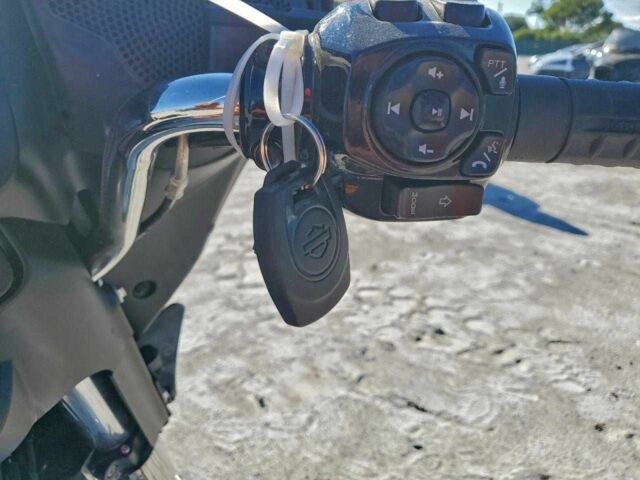 Харлей-Дэвидсон ФЛХКС, объемом двигателя 1.9 л и пробегом 0 тыс. км за 12000 $, фото 7 на Automoto.ua