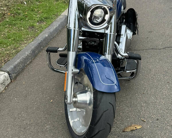 Синий Харлей-Дэвидсон Фэт Бой, объемом двигателя 1.9 л и пробегом 1 тыс. км за 24000 $, фото 2 на Automoto.ua