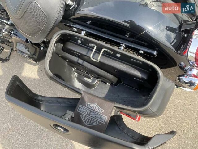 Черный Харлей-Дэвидсон Хэритаж Софтэил, объемом двигателя 1.9 л и пробегом 1 тыс. км за 17300 $, фото 8 на Automoto.ua
