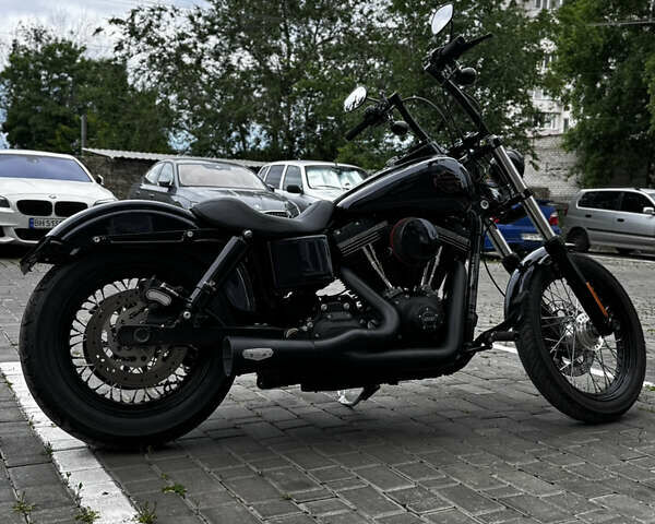 Синий Харлей-Дэвидсон Стрит Боб, объемом двигателя 1.69 л и пробегом 15 тыс. км за 11200 $, фото 5 на Automoto.ua