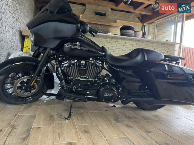 Чорний Харлей-Девідсон Стріт Глідє, об'ємом двигуна 1.8 л та пробігом 3 тис. км за 31000 $, фото 10 на Automoto.ua