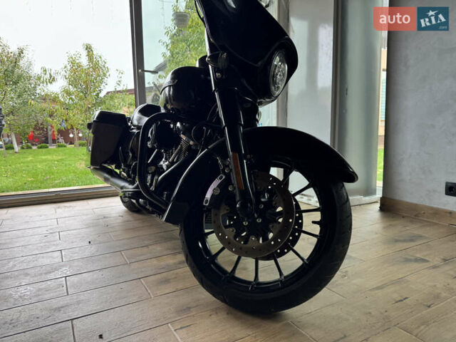 Чорний Харлей-Девідсон Стріт Глідє, об'ємом двигуна 1.8 л та пробігом 3 тис. км за 31000 $, фото 3 на Automoto.ua