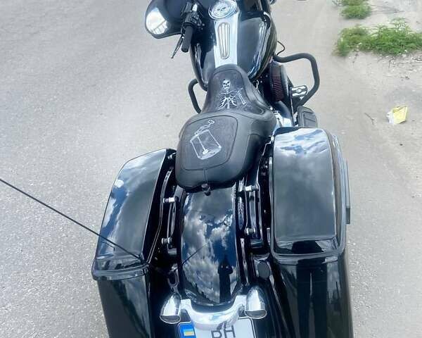 Черный Харлей-Дэвидсон Стрит Глиде, объемом двигателя 1.7 л и пробегом 25 тыс. км за 16750 $, фото 12 на Automoto.ua