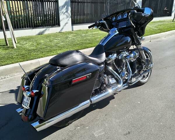 Черный Харлей-Дэвидсон Стрит Глиде, объемом двигателя 1.8 л и пробегом 67 тыс. км за 15500 $, фото 10 на Automoto.ua