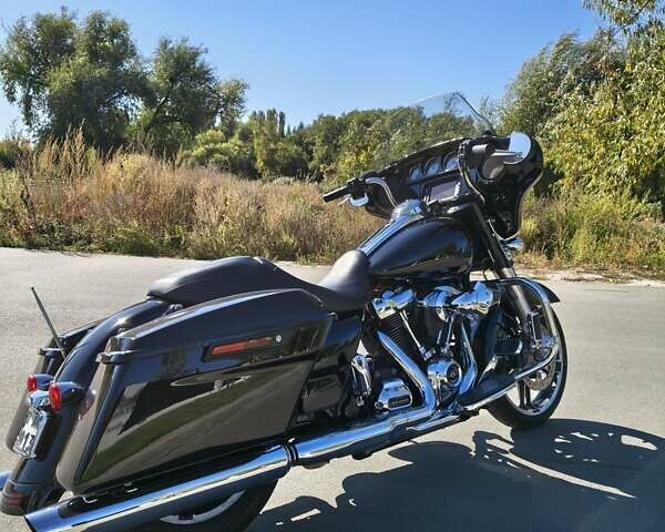 Черный Харлей-Дэвидсон Стрит Глиде, объемом двигателя 1.8 л и пробегом 67 тыс. км за 15500 $, фото 4 на Automoto.ua