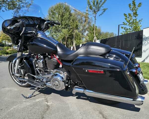 Черный Харлей-Дэвидсон Стрит Глиде, объемом двигателя 1.8 л и пробегом 67 тыс. км за 15500 $, фото 3 на Automoto.ua