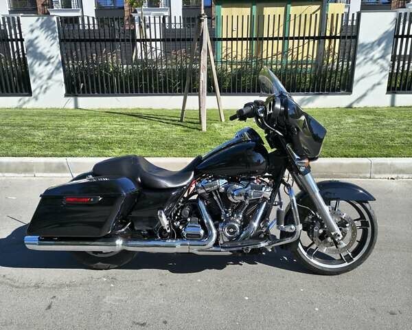 Черный Харлей-Дэвидсон Стрит Глиде, объемом двигателя 1.8 л и пробегом 67 тыс. км за 15500 $, фото 6 на Automoto.ua