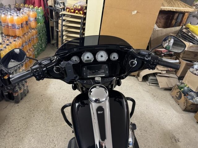Харлей-Дэвидсон Стрит Глиде, объемом двигателя 1.7 л и пробегом 0 тыс. км за 15000 $, фото 7 на Automoto.ua