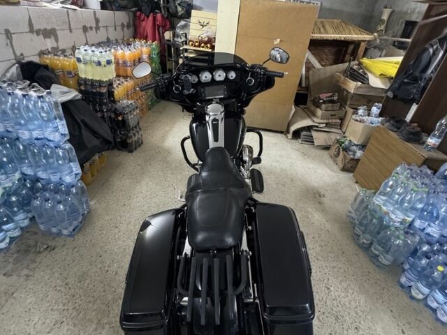 Харлей-Дэвидсон Стрит Глиде, объемом двигателя 1.7 л и пробегом 0 тыс. км за 15000 $, фото 2 на Automoto.ua