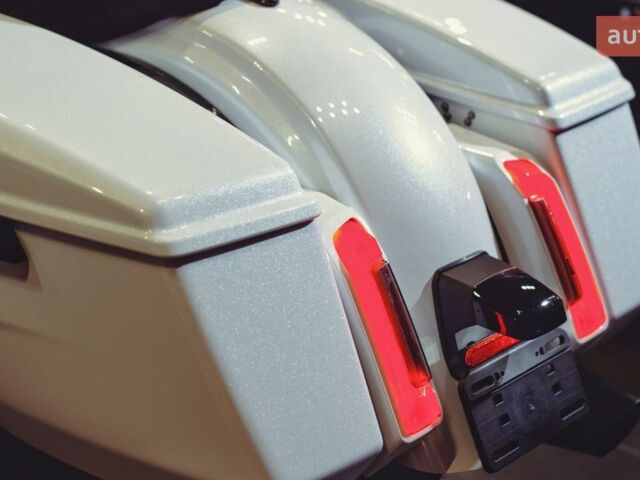 Харлей-Дэвидсон Стрит Глиде, объемом двигателя 1.92 л и пробегом 0 тыс. км за 39542 $, фото 9 на Automoto.ua