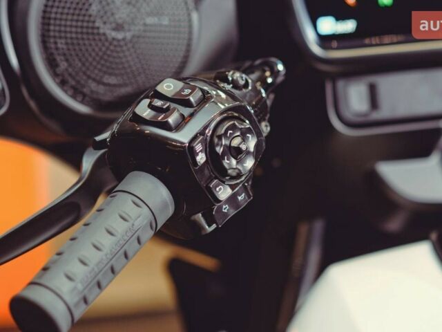 Харлей-Дэвидсон Стрит Глиде, объемом двигателя 1.92 л и пробегом 0 тыс. км за 39542 $, фото 3 на Automoto.ua