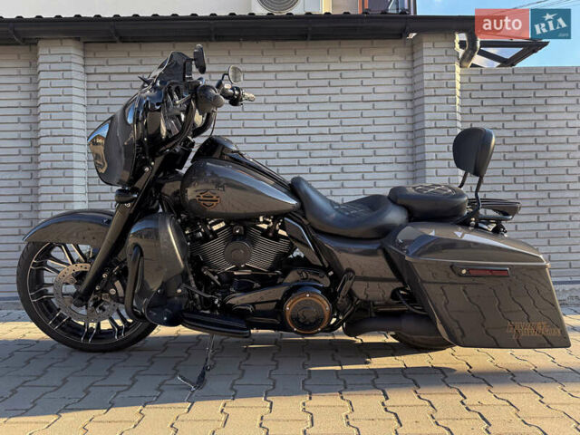 Серый Харлей-Дэвидсон Стрит Глиде, объемом двигателя 1.87 л и пробегом 11 тыс. км за 27300 $, фото 4 на Automoto.ua