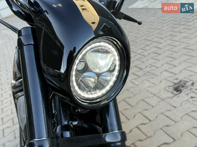 Черный Харлей-Дэвидсон В-Род, объемом двигателя 1.3 л и пробегом 61 тыс. км за 13700 $, фото 23 на Automoto.ua