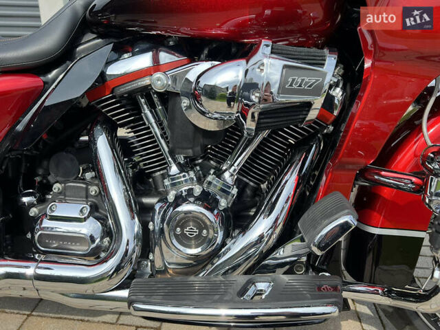 Червоний Харлей-Девідсон CVO Road Glide, об'ємом двигуна 2 л та пробігом 11 тис. км за 39000 $, фото 9 на Automoto.ua