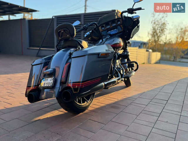 Харлей-Дэвидсон CVO Road Glide, объемом двигателя 1.9 л и пробегом 14 тыс. км за 30000 $, фото 4 на Automoto.ua