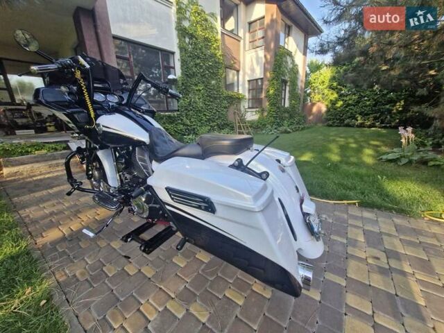 Харлей-Дэвидсон CVO Road Glide, объемом двигателя 1.8 л и пробегом 18 тыс. км за 16500 $, фото 10 на Automoto.ua