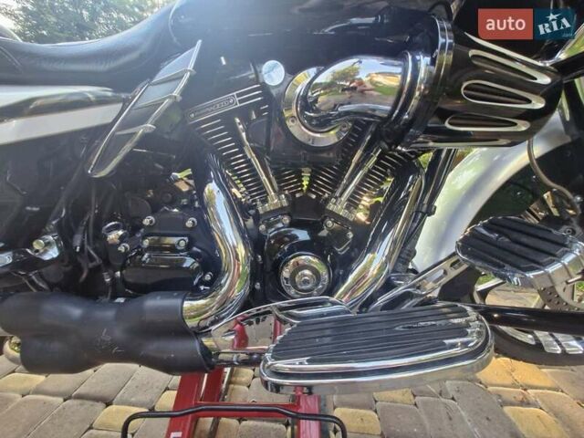 Харлей-Дэвидсон CVO Road Glide, объемом двигателя 1.8 л и пробегом 18 тыс. км за 16500 $, фото 13 на Automoto.ua