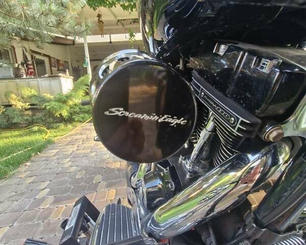 Харлей-Дэвидсон CVO Road Glide, объемом двигателя 1.8 л и пробегом 18 тыс. км за 16500 $, фото 4 на Automoto.ua