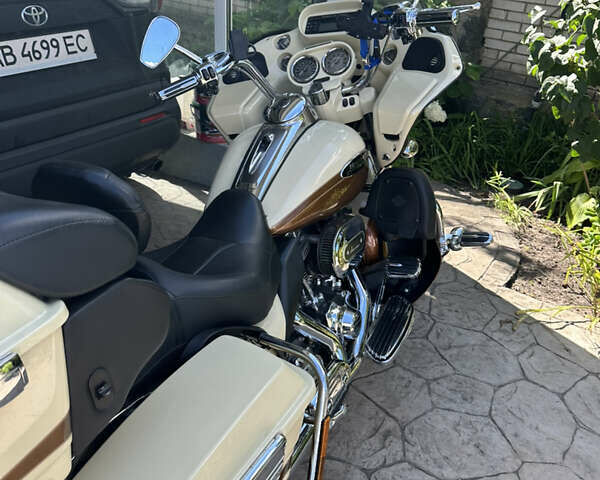 Харлей-Дэвидсон CVO Road Glide, объемом двигателя 1.8 л и пробегом 17 тыс. км за 37000 $, фото 9 на Automoto.ua