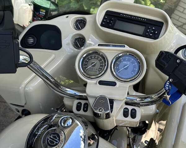 Харлей-Дэвидсон CVO Road Glide, объемом двигателя 1.8 л и пробегом 17 тыс. км за 37000 $, фото 10 на Automoto.ua