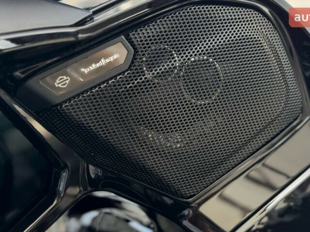 Харлей-Дэвидсон CVO Road Glide, объемом двигателя 1.98 л и пробегом 0 тыс. км за 61678 $, фото 18 на Automoto.ua
